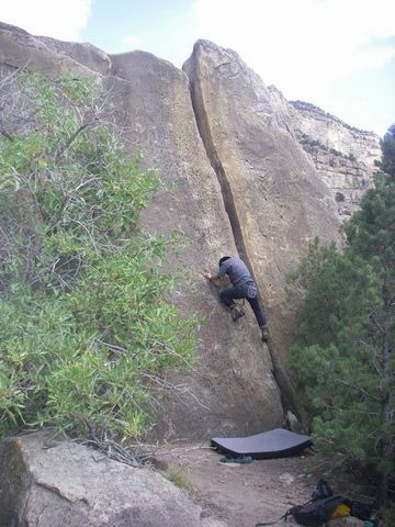 Buoux Crack(V2) 高すぎやって